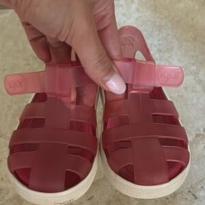 Igor brand water shoes size 6 (22)